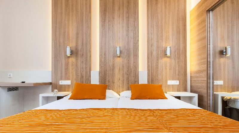 Sumba- Borneo Hotel Cala Millor  Buitenkant foto